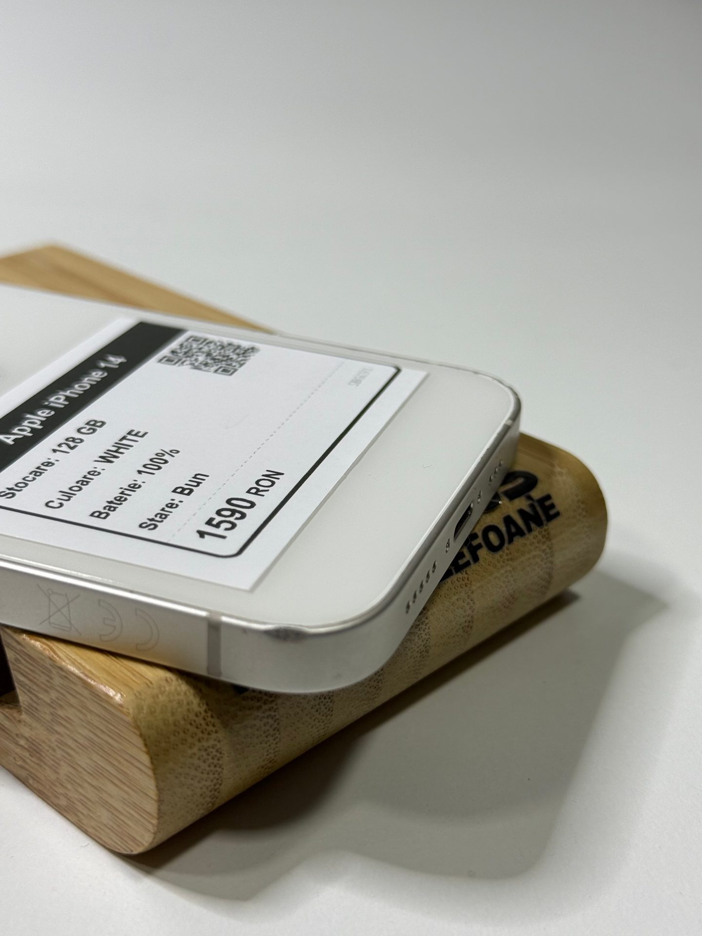 Apple iPhone 14 - White, 128 GB, Bun - 5