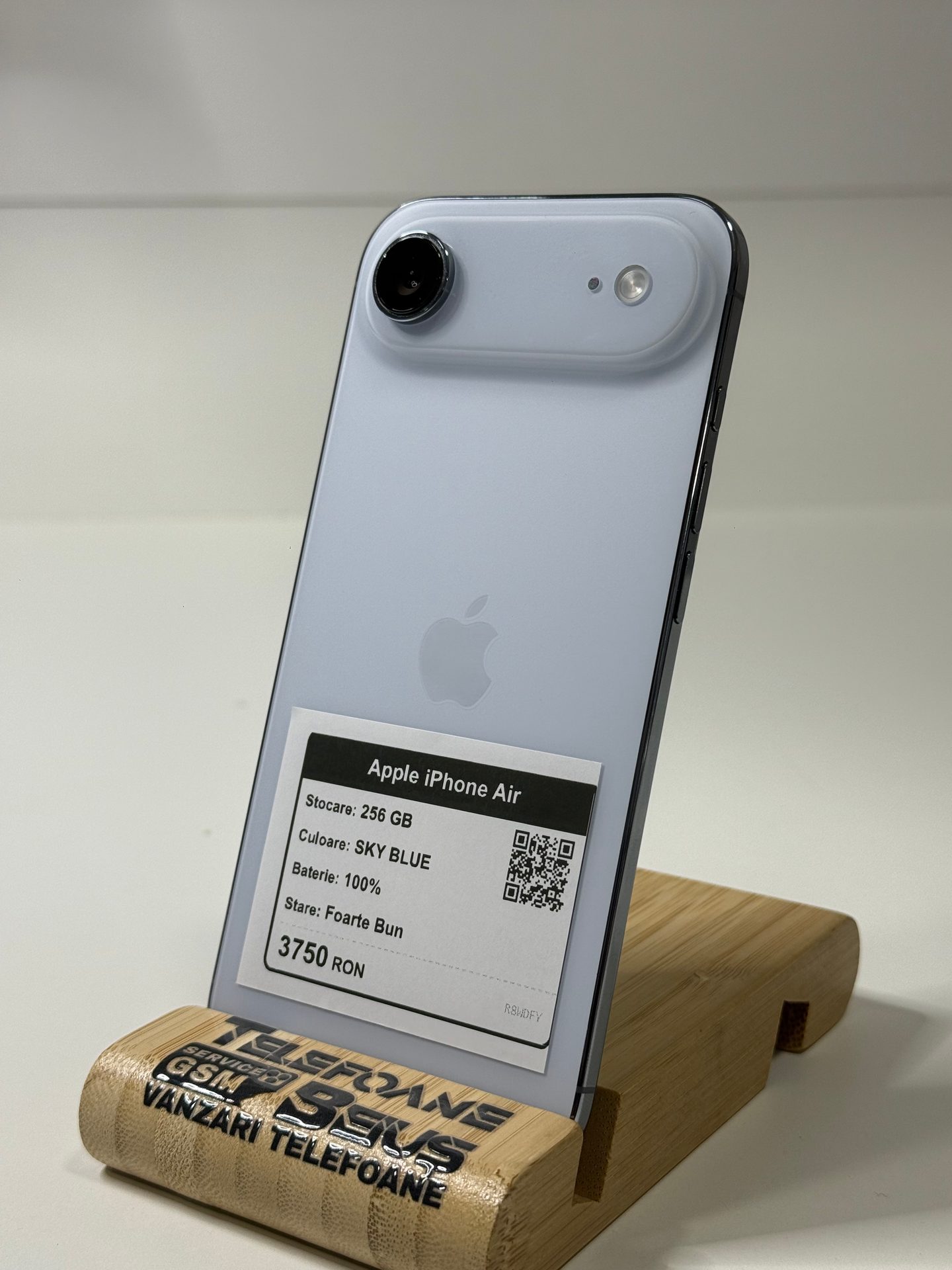 Apple iPhone Air - Sky Blue, 256 GB, Foarte Bun - 1