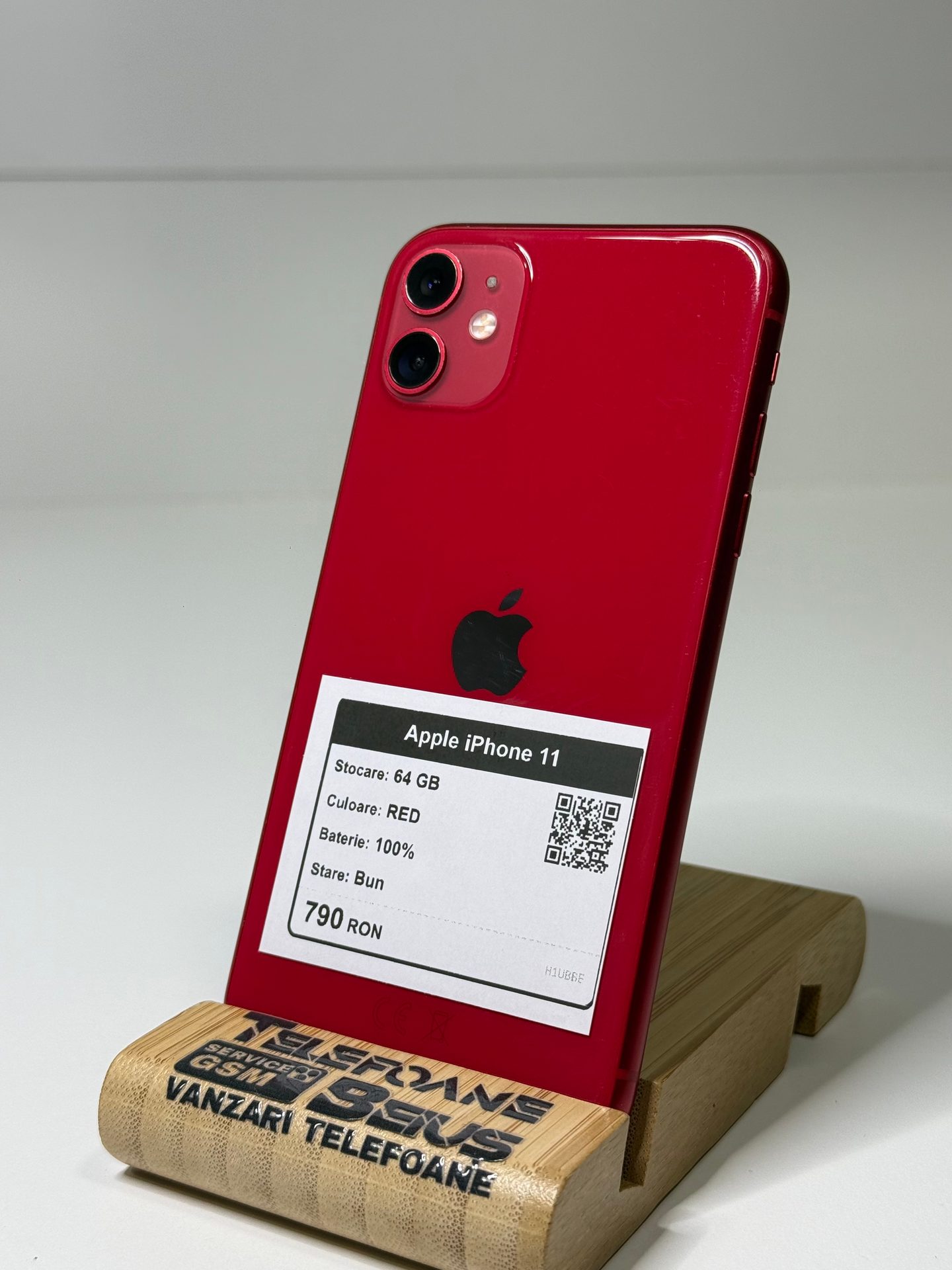 Apple iPhone 11 - Red, 64 GB, Bun - 1