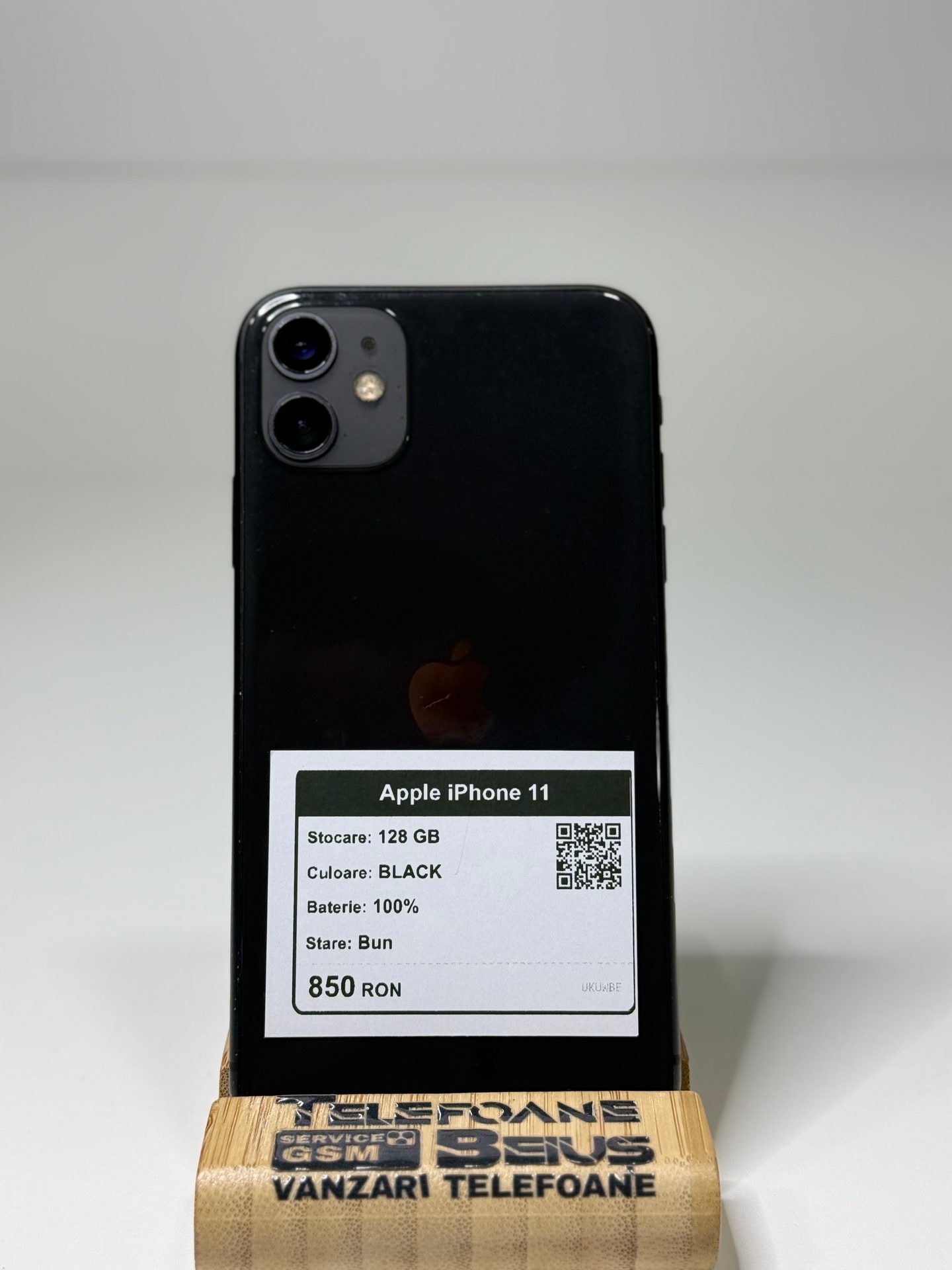 Apple iPhone 11 - Black, 128 GB, Bun - 3