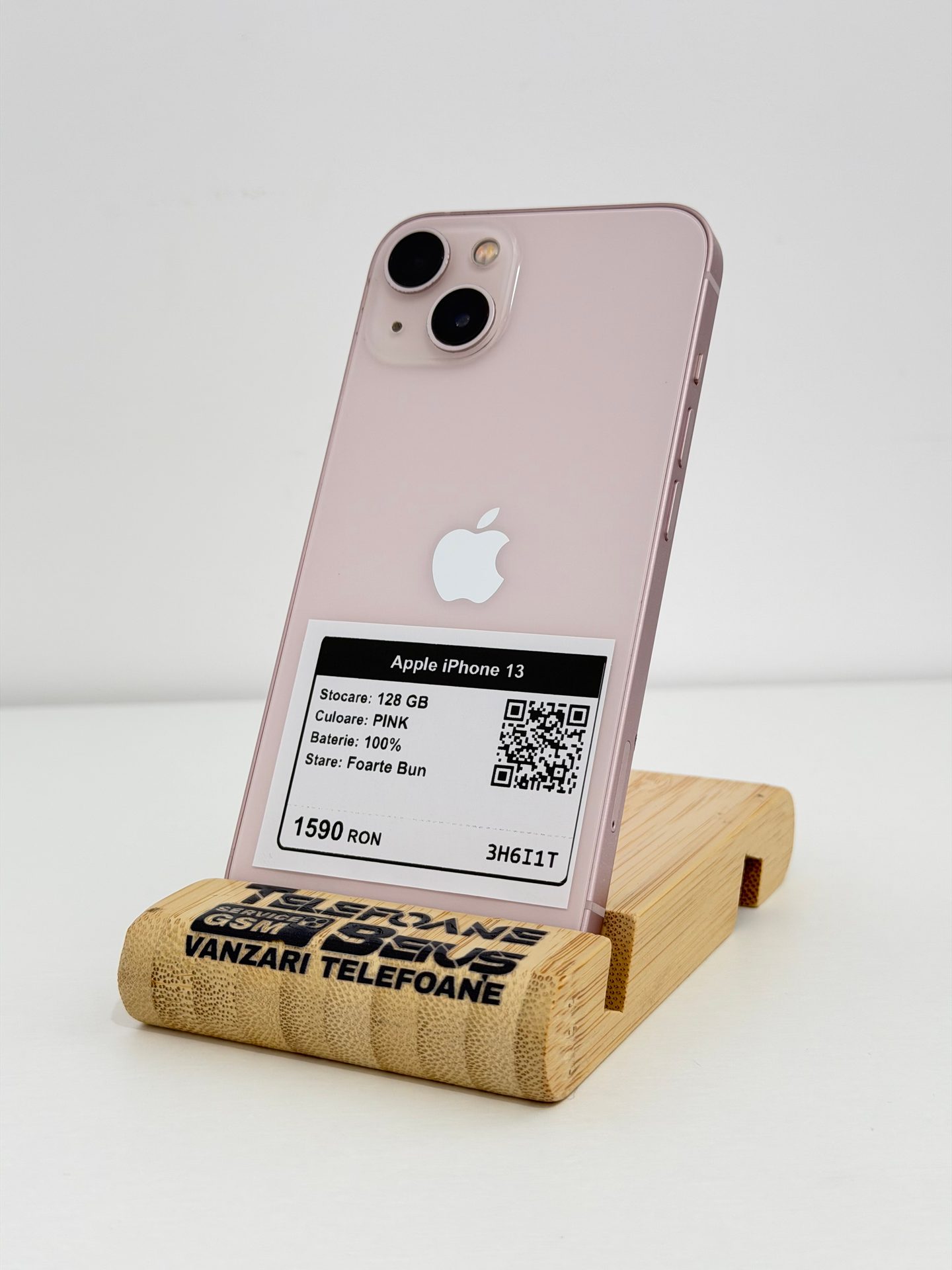 Apple iPhone 13