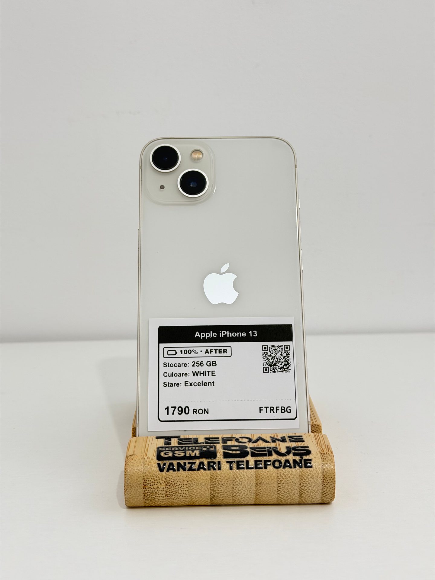 Apple iPhone 13 - White, 256 GB, Excelent - 3