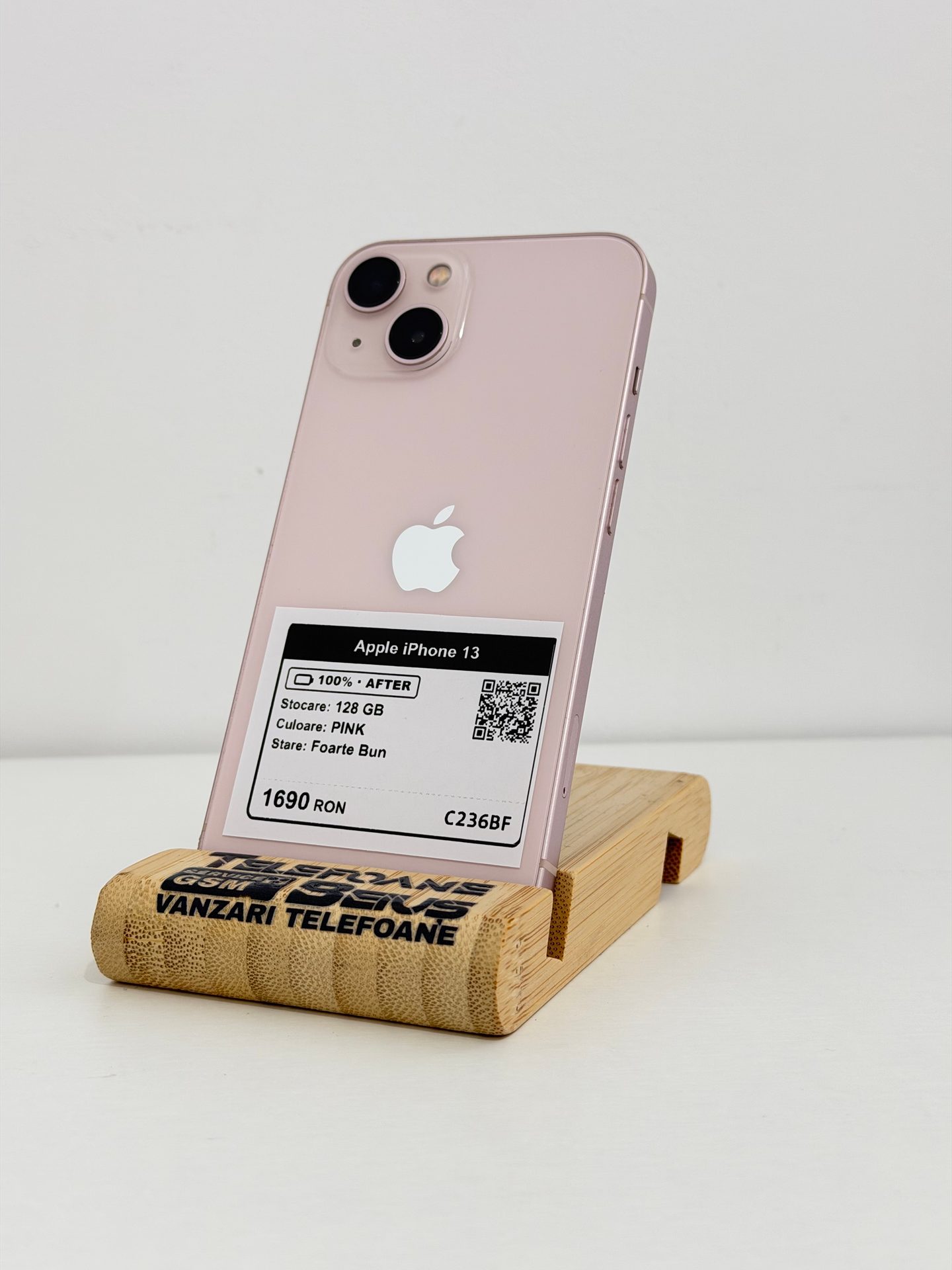 Apple iPhone 13