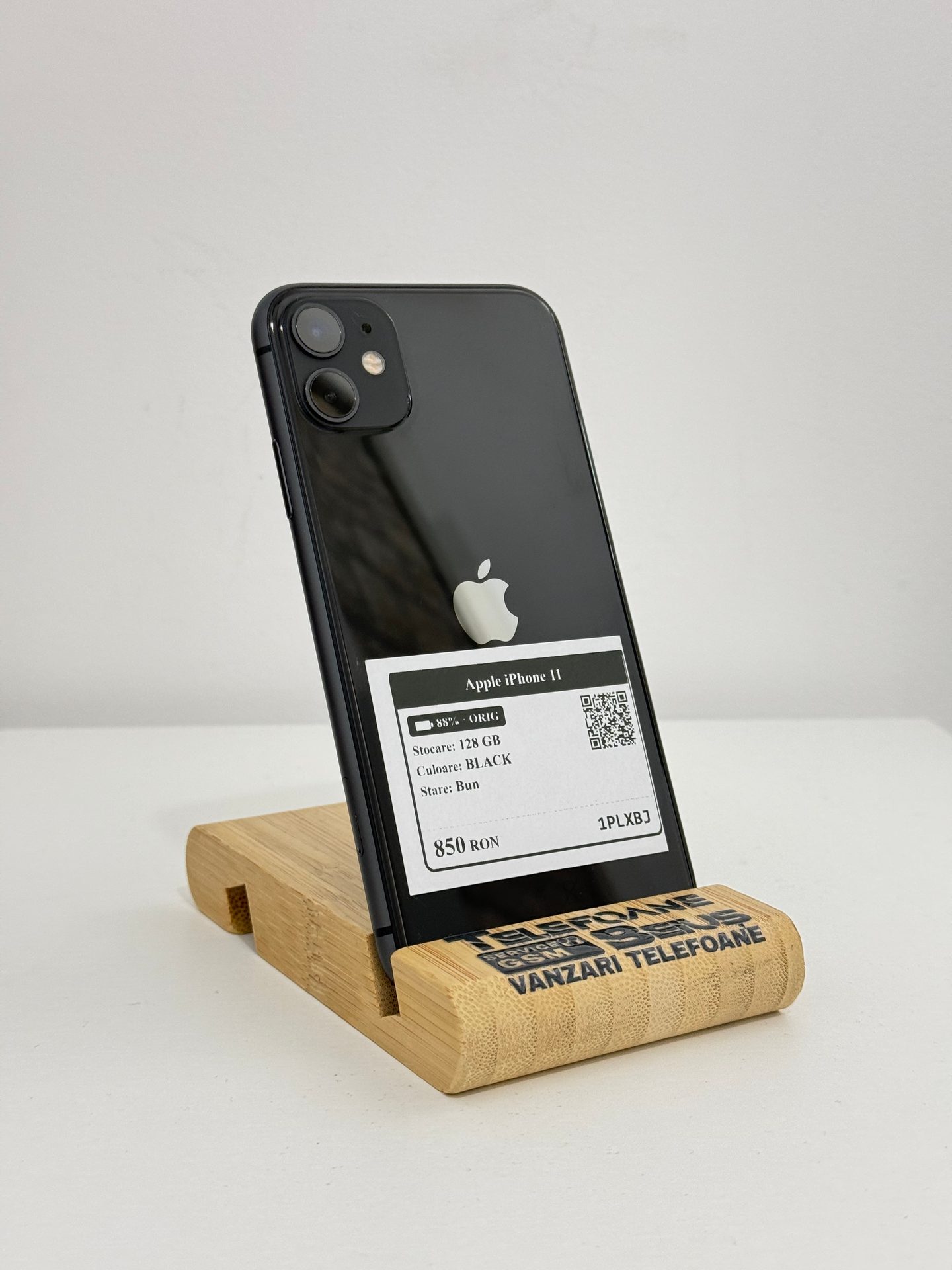 Apple iPhone 11 - Black, 128 GB, Bun - 2
